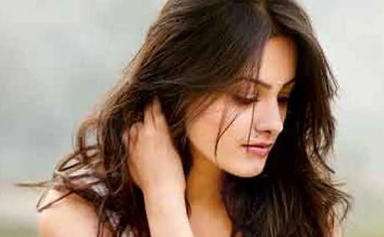 Anita Hassanandani takes to twitter to deny pregnancy rumours