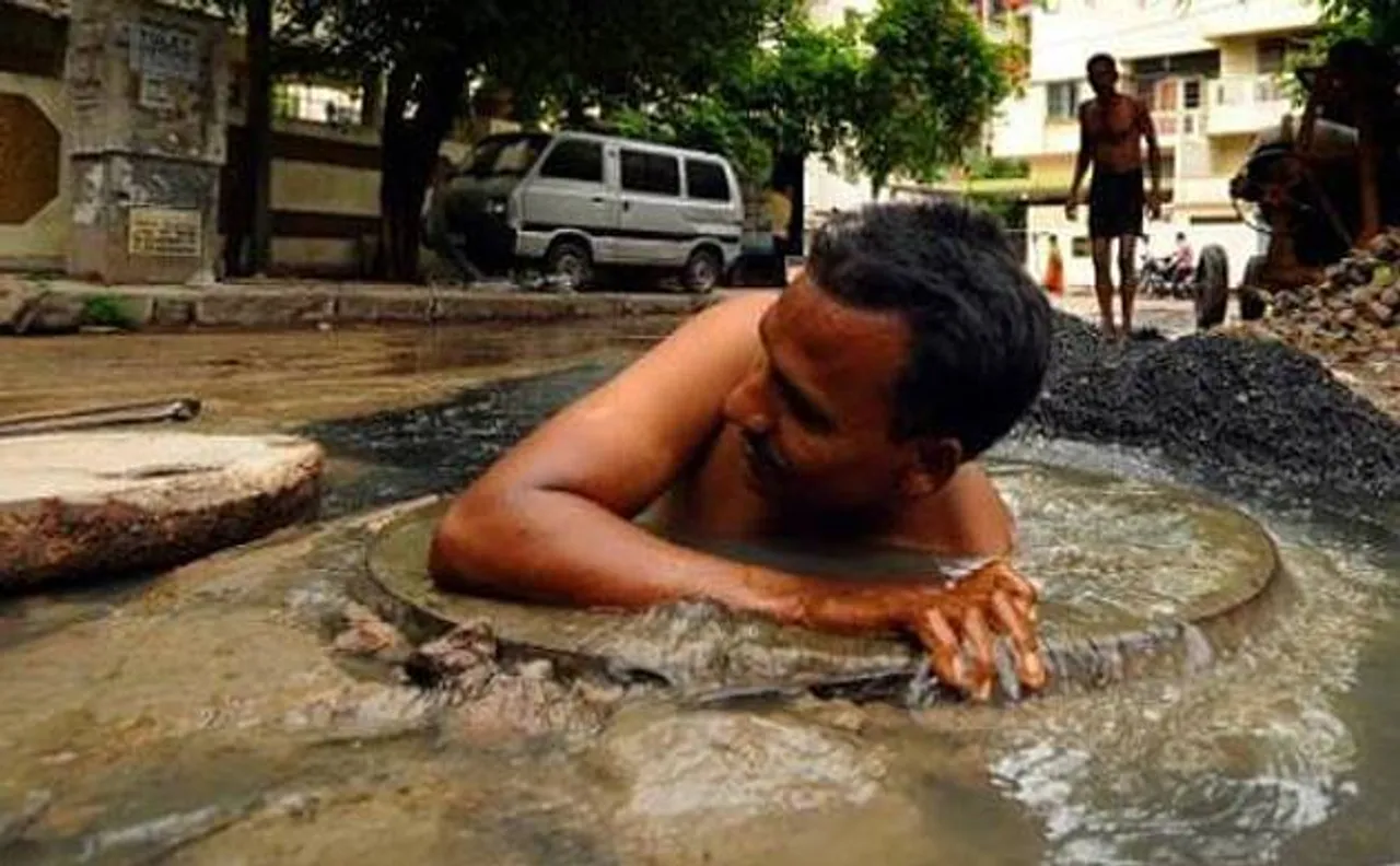 Centre decides to financially aid people leaving manual scavenging through DBT