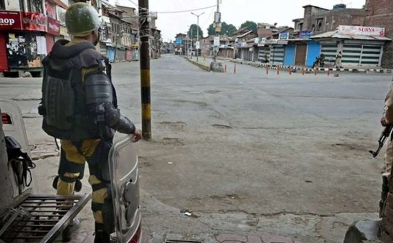 Youth succumbs to injuries, Toll in Kashmir rises to 44