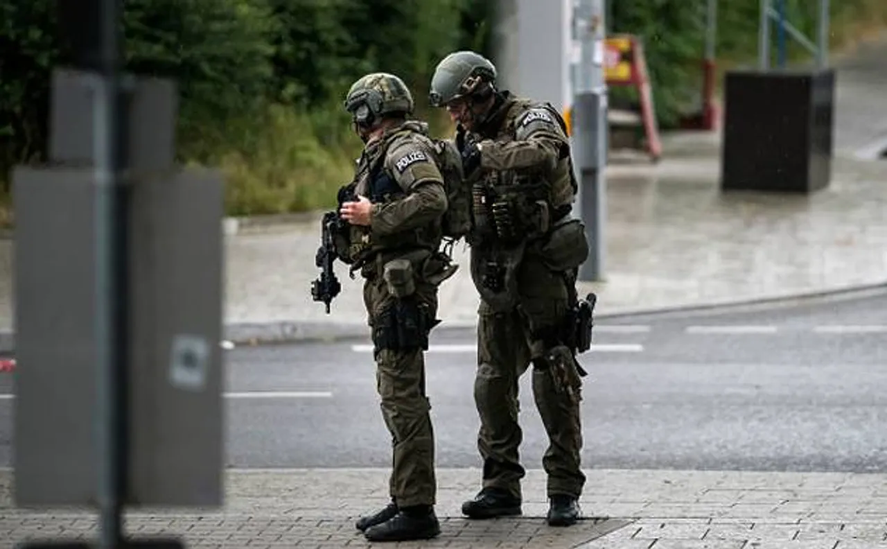 Munich train station evacuated, public transport suspended