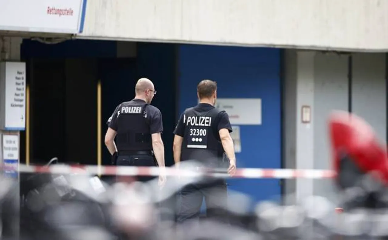 Shots fired at Berlin hospital, gunman commits suicide