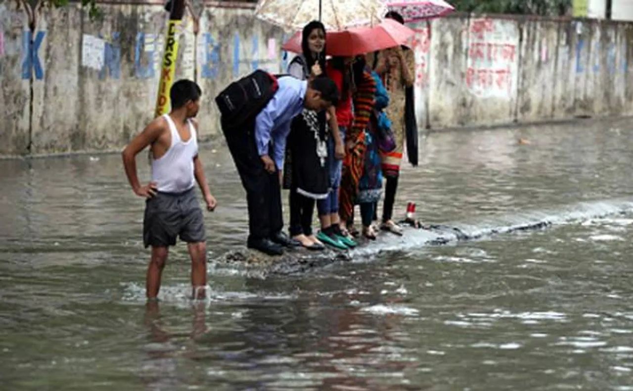 Heavy rains in Jammu; Flood alert raised