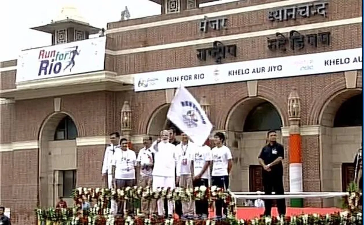 PM Modi flags off 'Run for Rio' in Delhi, vows to send players from each district in 2020 Olympics 