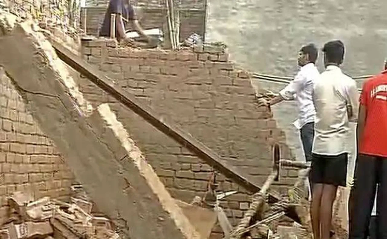 Delhi: Woman, 2 children die in roof collapse in Uttam Nagar