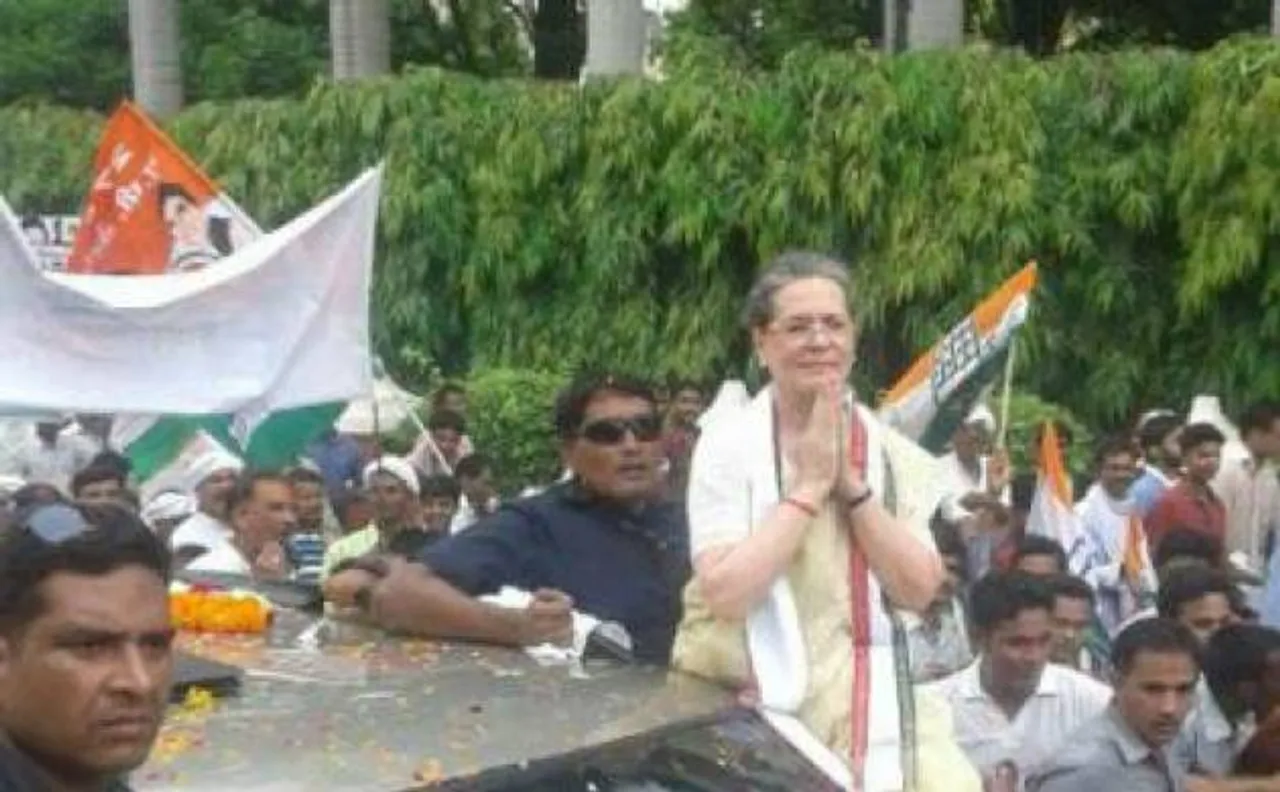 Sonia Gandhi launches Congress campaign with a massive roadshow in Varanasi