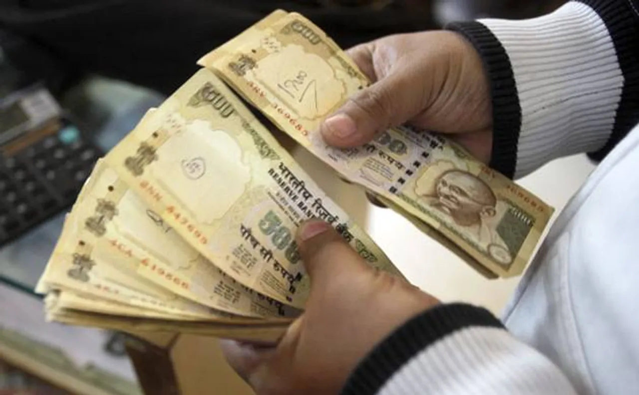 Rupee plummets 4 paise against dollar in early trade