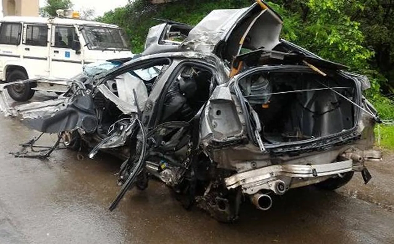 4 killed, 1 injured in car accident on Pune-Mumbai Expressway
