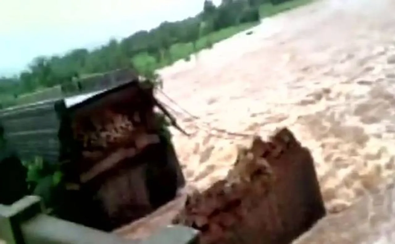 Watch: Bridge collapses on Mumbai-Goa highway due to heavy rainfall, 2 buses and 22 missing