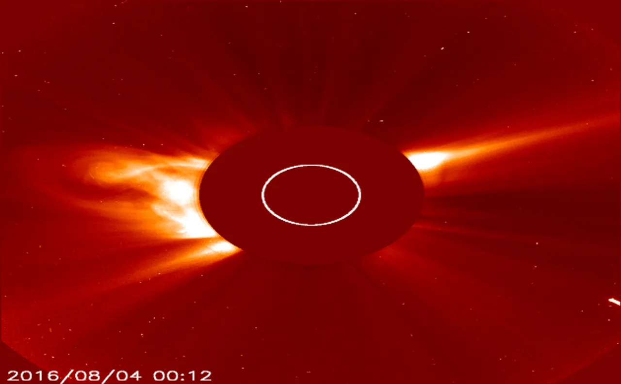 Watch Sungrazing bright Comets that got captured by Soho travel along the Kreutz path 