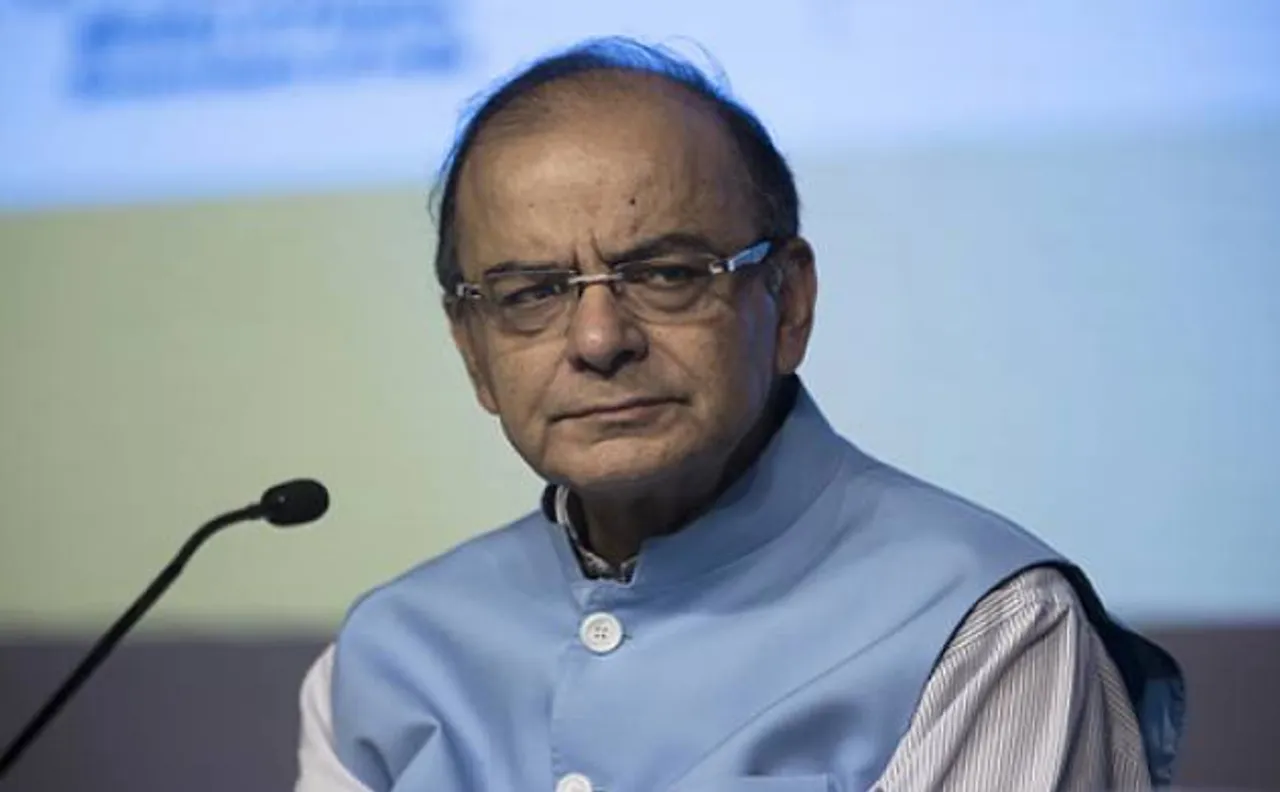 Arun Jaitley advocates freehand to ministers and bureaucrats on social media 