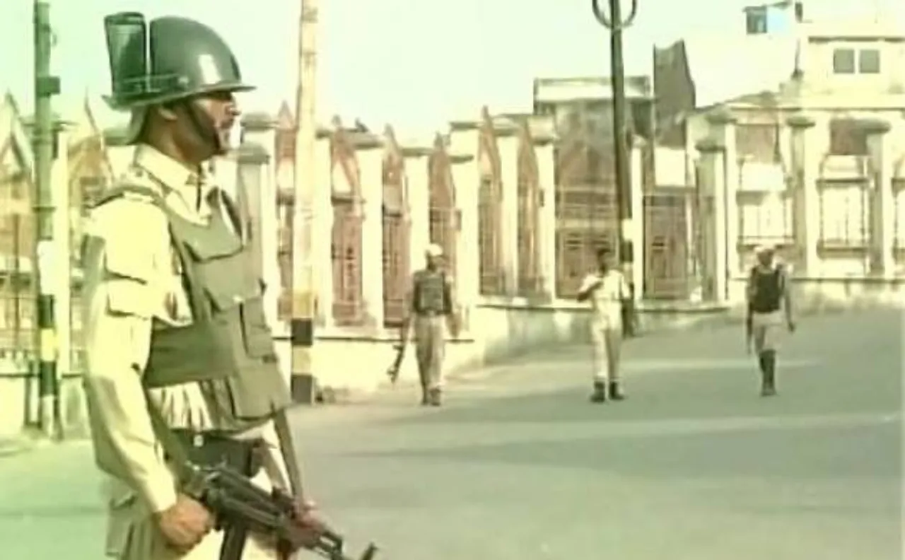 Kashmir unrest: Curfew continues for 29th day in many parts of valley