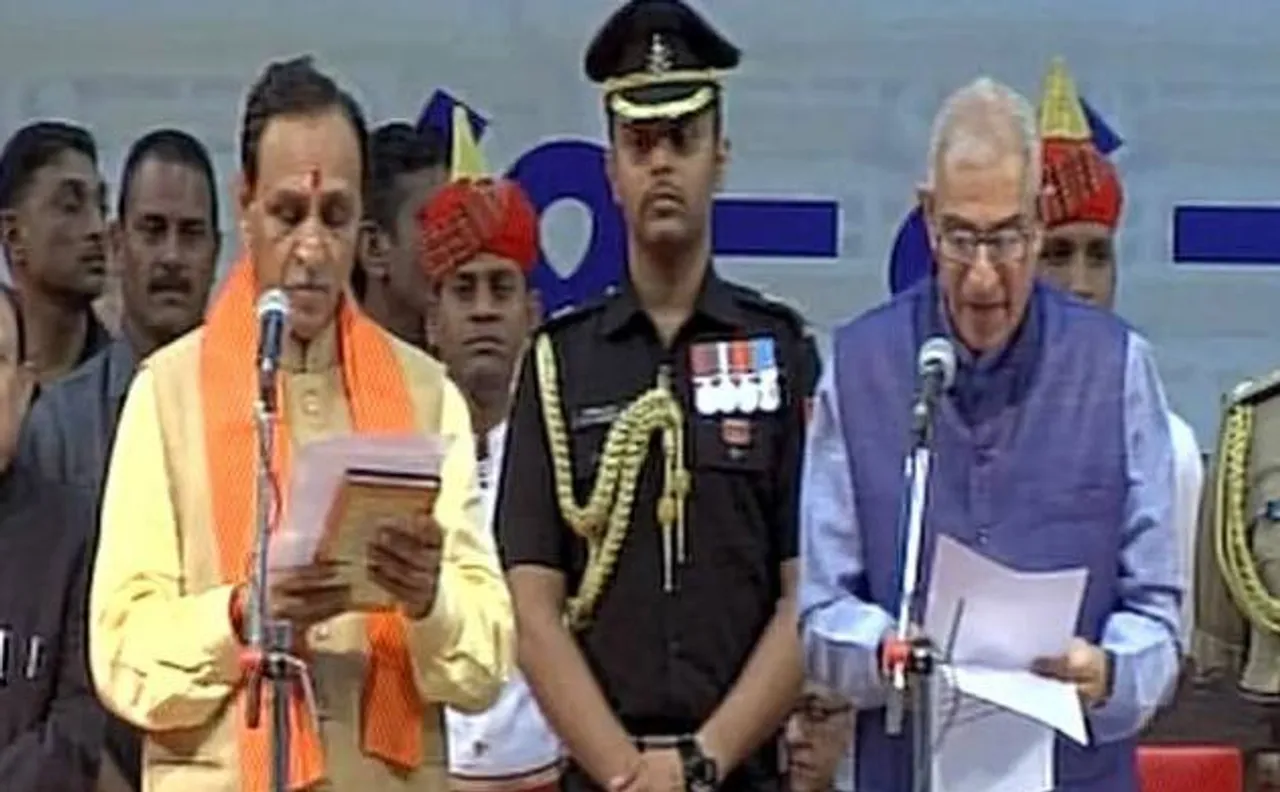 Vijay Rupani sworn in as Gujarat CM, Nitin Patel takes Deputy CM post