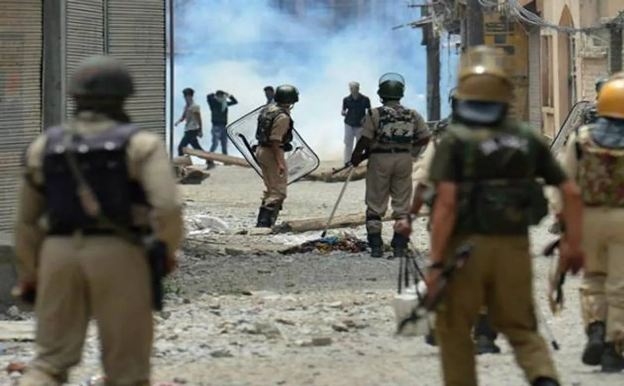 Kashmir violence: Over 3,300 security personnel injured since Burhan Waniâ€™s death 