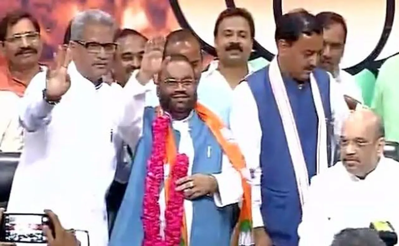 UP Elections 2016: BSP veteran Swami Prasad Maurya officially joins BJP