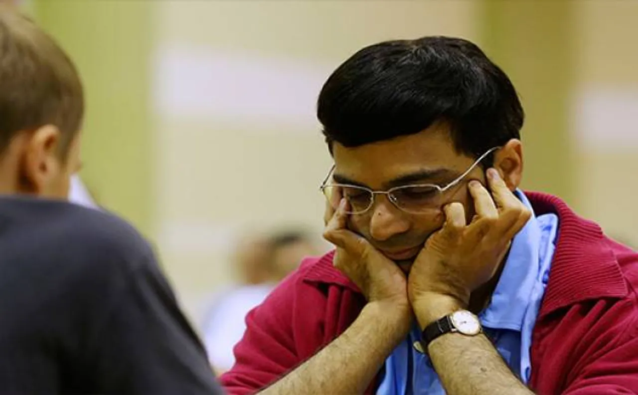 Viswanathan Anand draws with Nakamura to stay in joint lead