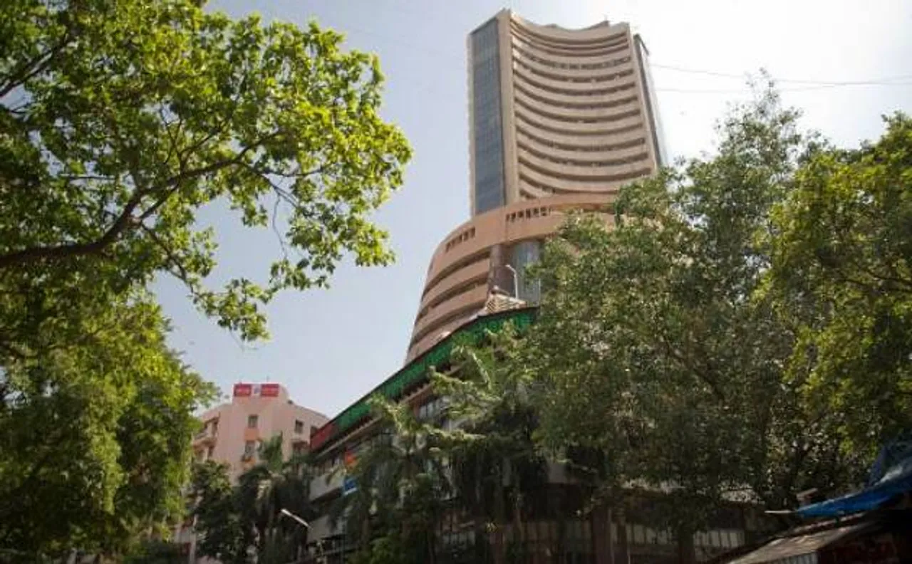 Volatile Sensex snaps 2-day losing run, recovers 85 points