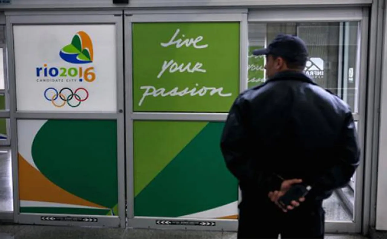 Olympic officer shot in head after wrong turn into slum