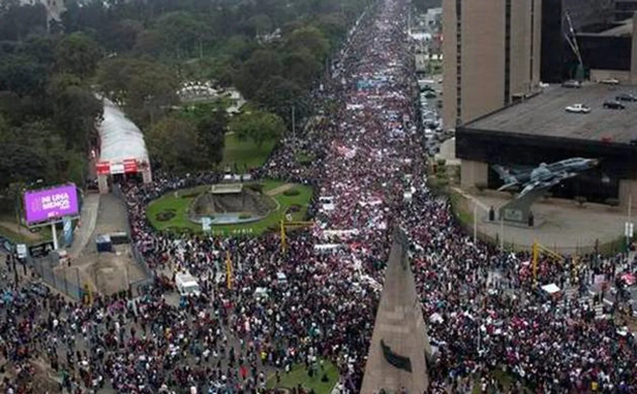 Tens of thousands march in Peru against gender violence