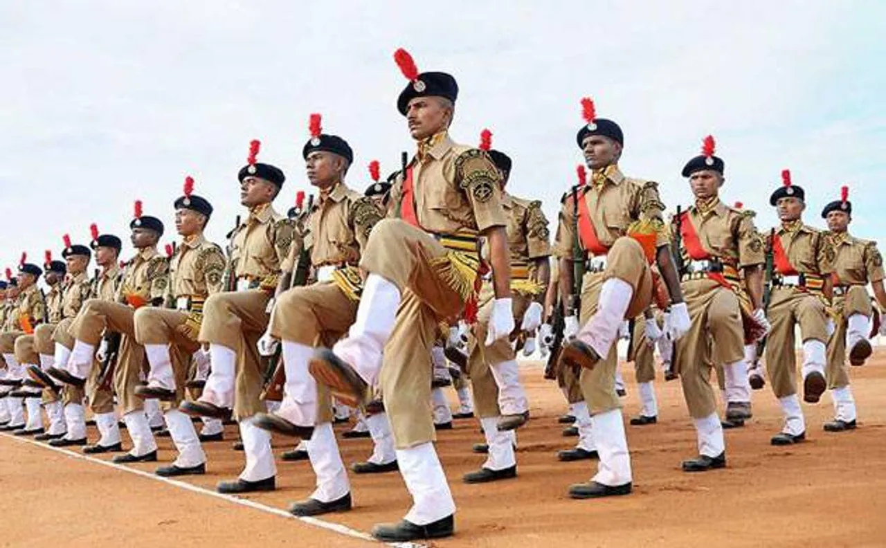 Independence Day: 948 security officers awarded medals for bravery 