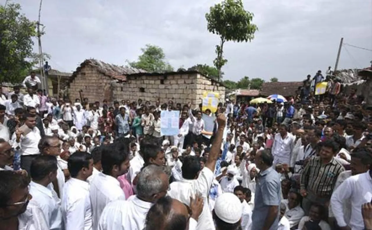 Dalit group thrashed by mob; victims allege police inaction