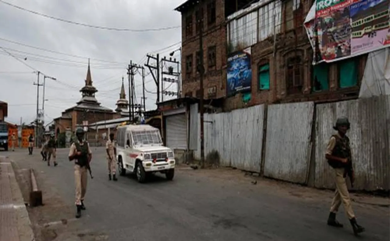 Kashmir unrest: Curfew enters 40th day in parts of the Valley 
