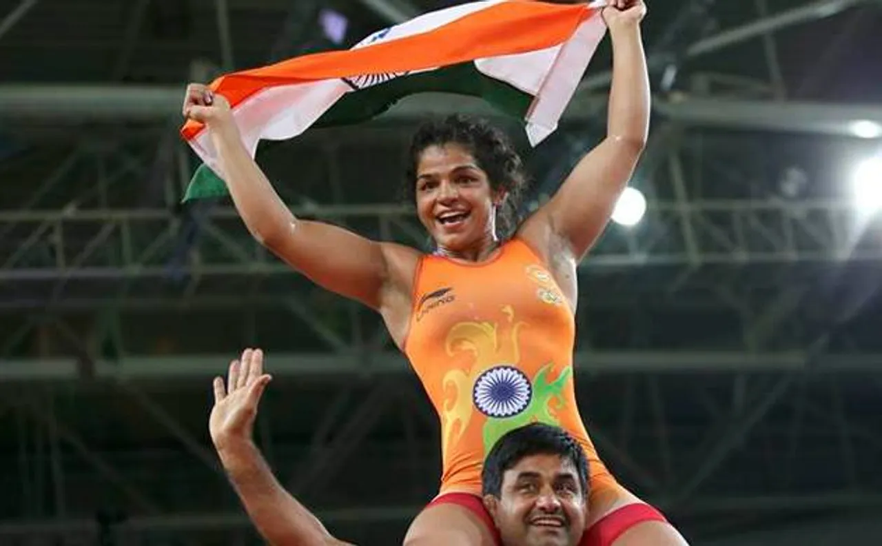 Rio Olympics 2016: Twitter erupts with praise over Sakshi Malik's historic win