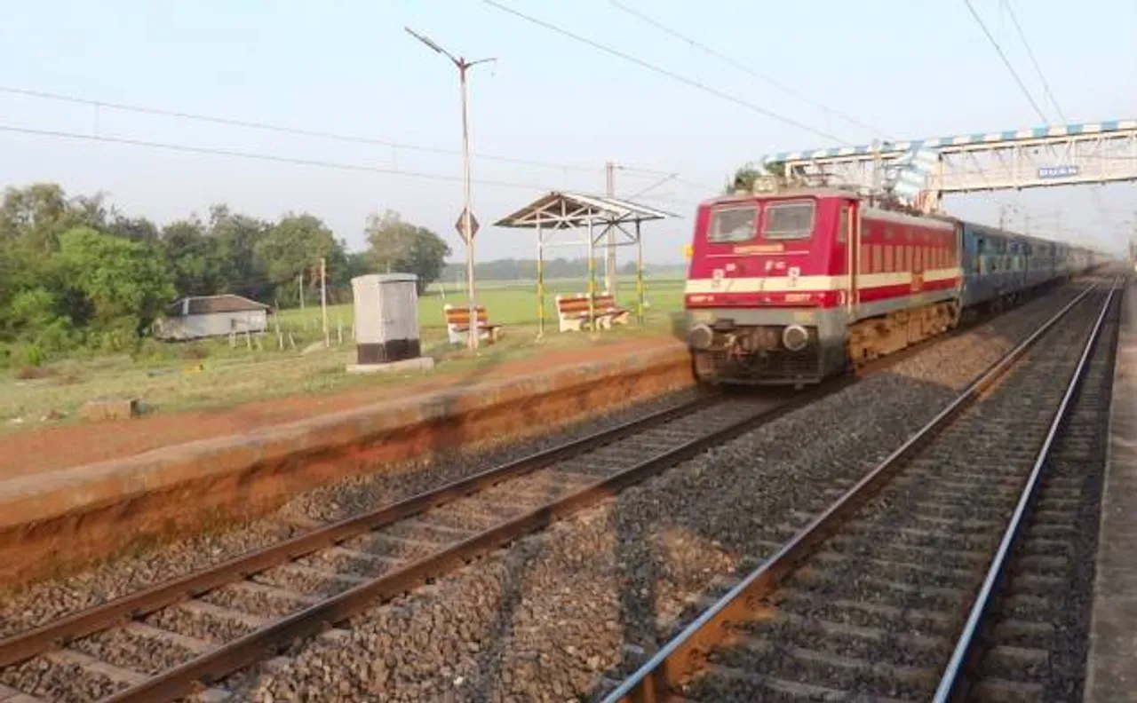 A dead train passenger leaves behind a bag of gold biscuits and currency notes worth a crore