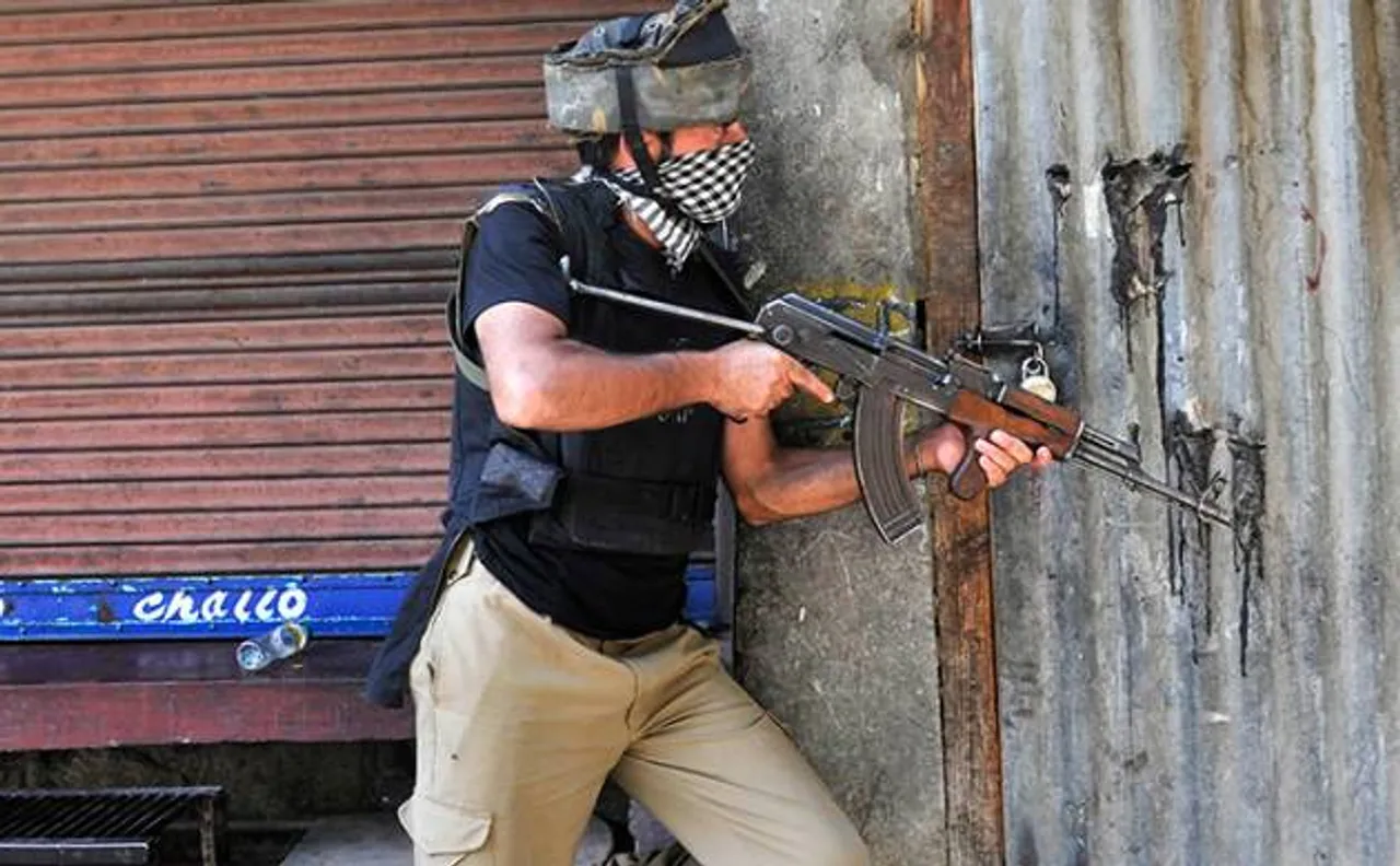 Kashmir issue can be resolved politically, not judicially, says Supreme Court