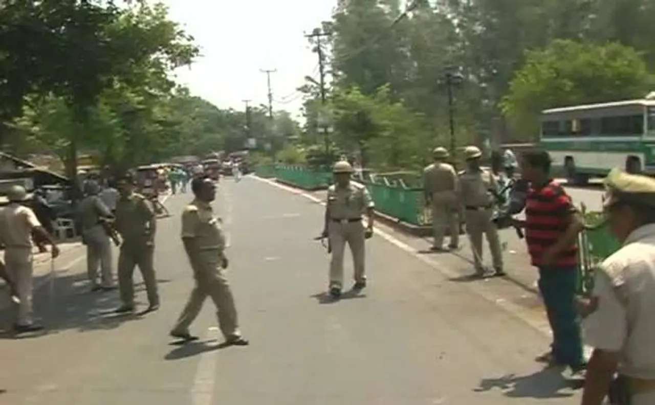 BJP workers lathi charged by UP police for protesting against poor law and order situation  