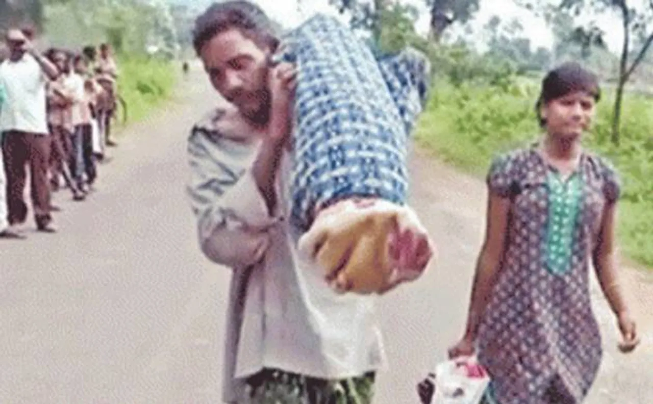 Tribal man walked 10 km with wife's body, Congress asks Odisha CM to apologise to him