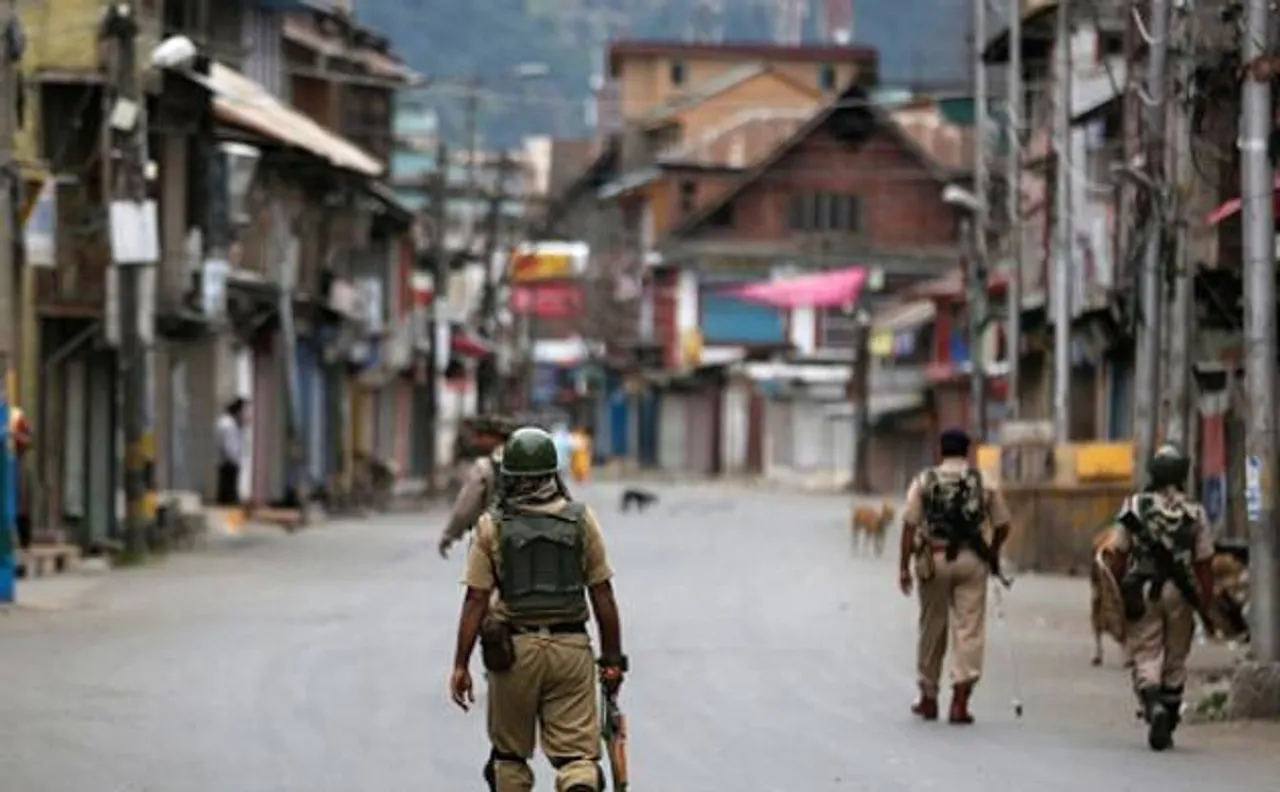 Ongoing Kashmir unrest led to a whopping Rs 6,400-crore loss to its economy