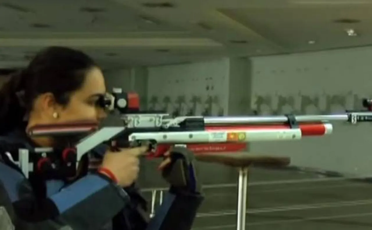 Auto-rickshaw driver gifts shooter-daughter a German-made rifle worth Rs 5 lakh in Ahmedabad