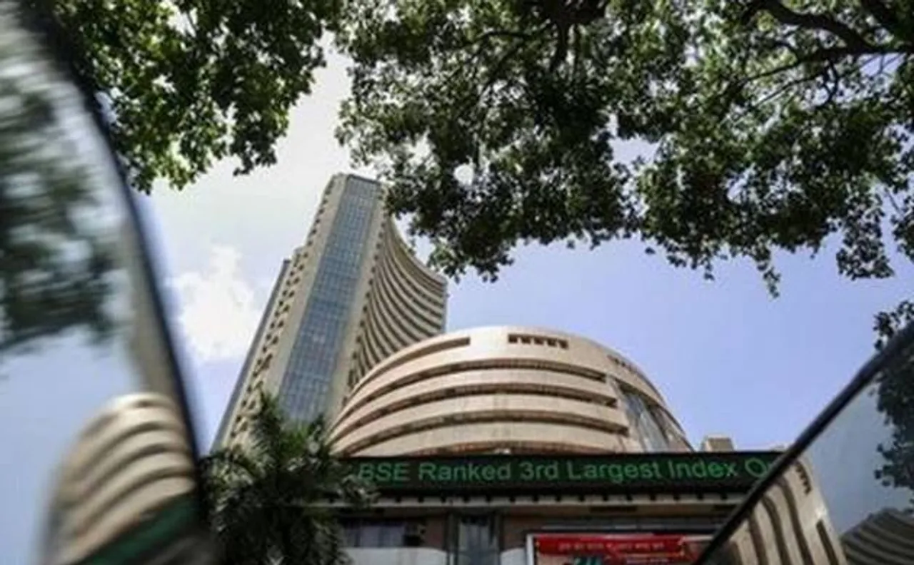 Sensex extends losses, down 60 pts on US rate hike concerns