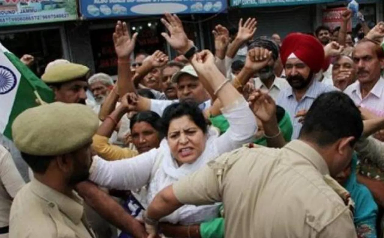 Modi Govt to offer Rs 5.5 lakh to 36,348 refugee families from PoK