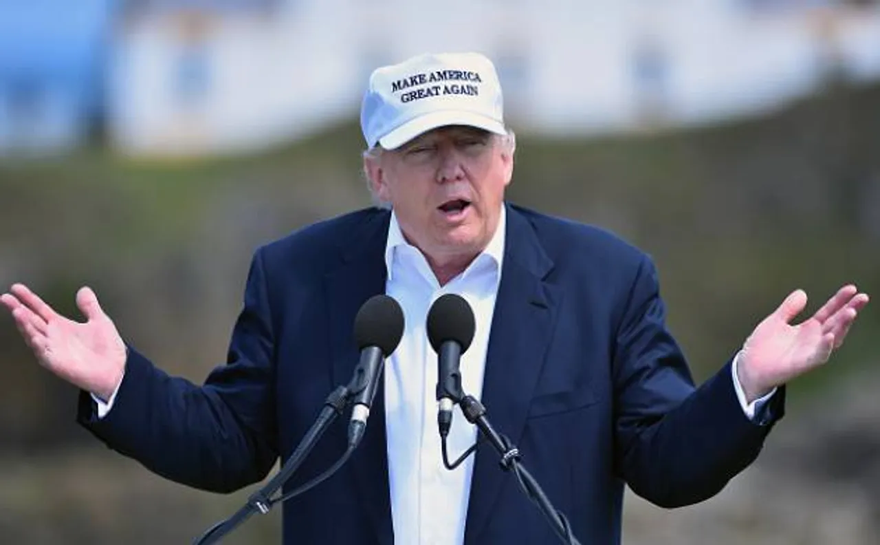 In a tweet, Donald Trump accuses Hillary Clinton of telling lies about emails