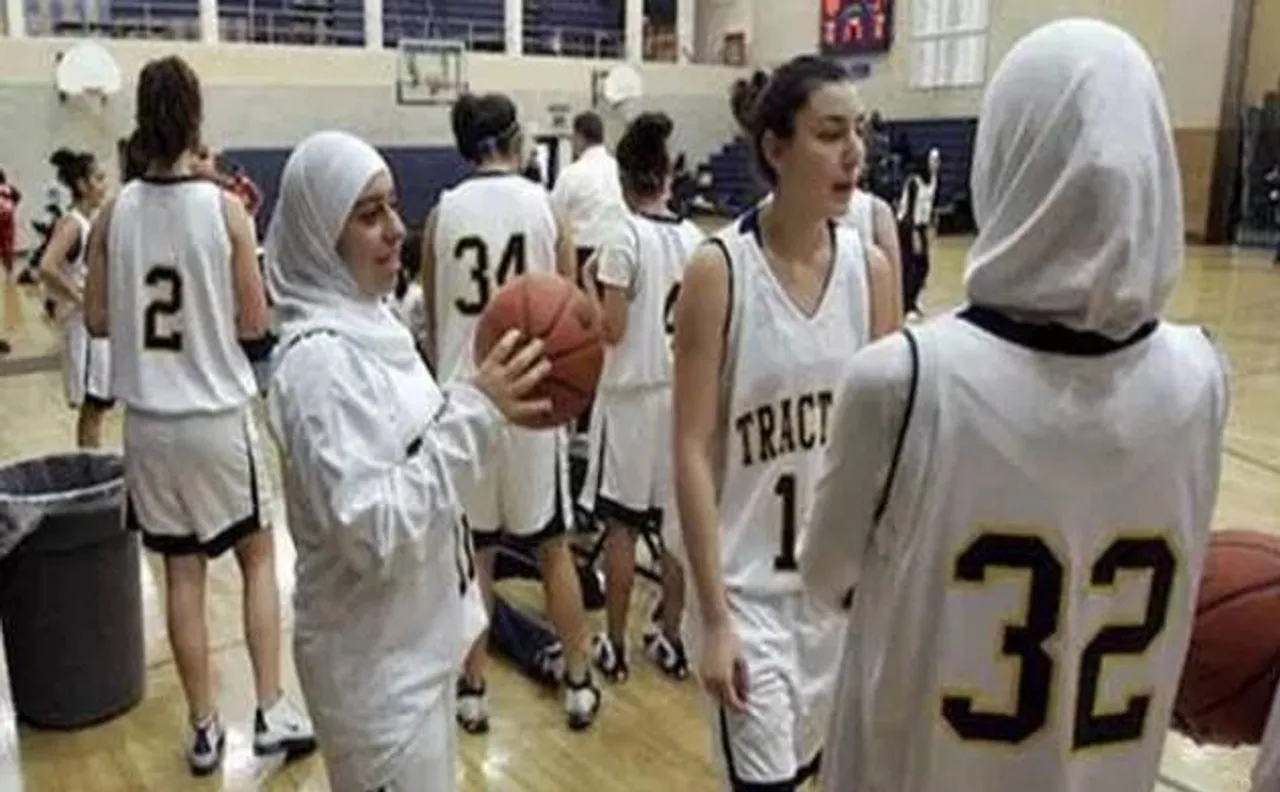 'Lift ban on religious headgear of basketball players', urge interfaith organisations