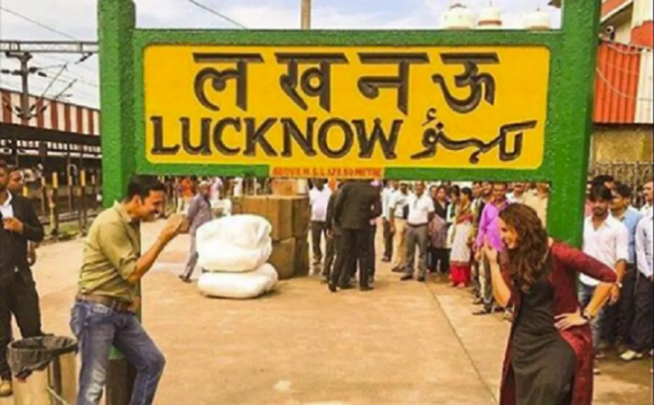 Akshay Kumar and Huma Qureshi greet each other in Jolly mood