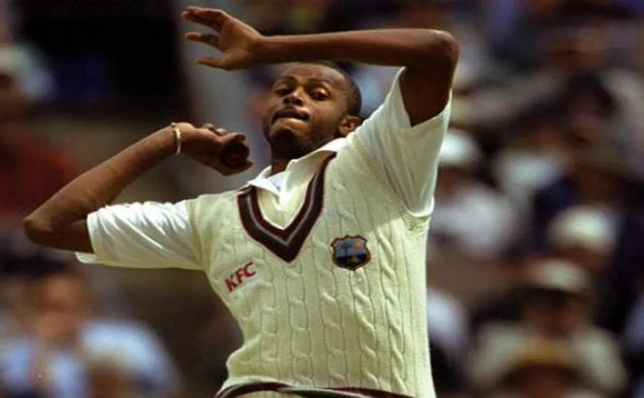 Courtney Walsh signs as Bangladesh's bowling coach