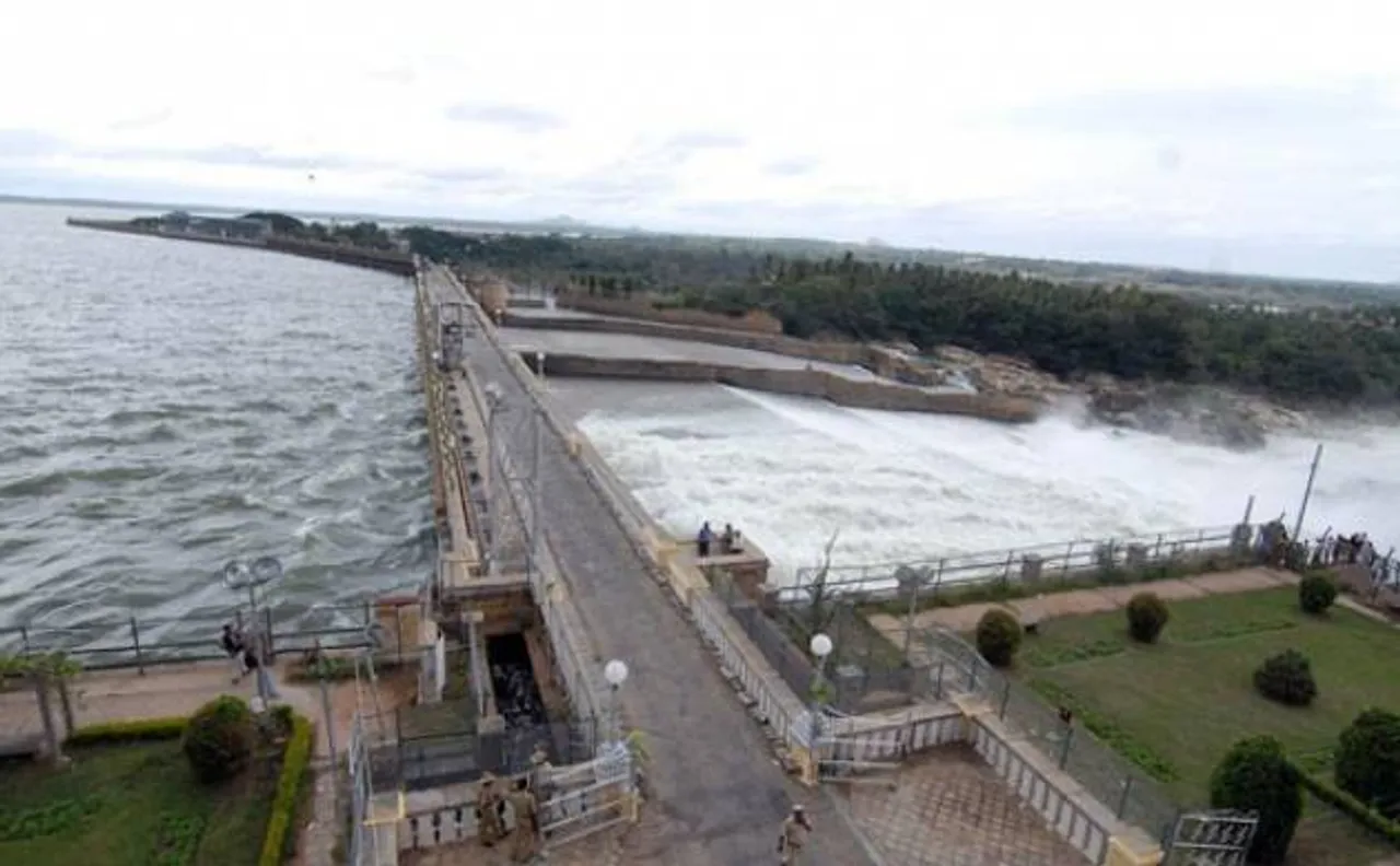 SC asks Karnataka, Tamil Nadu not to lock horns over Cauvery water dispute