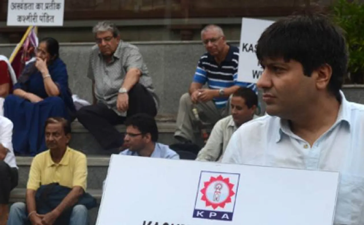 On the eve of all party delegation, Kashmiri Pandits demand separate UT