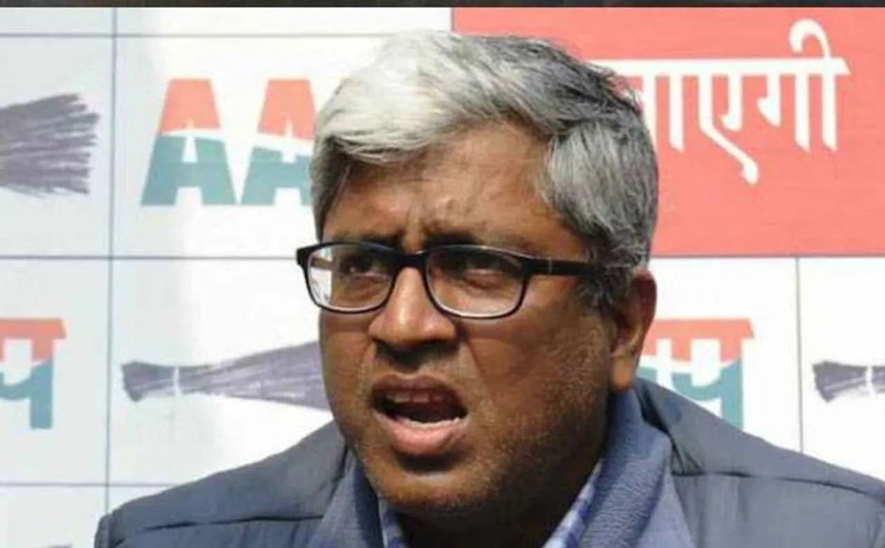 AAP leader Ashutosh summoned by NCW on his blog supporting sacked Delhi minister Sandeep Kumar  