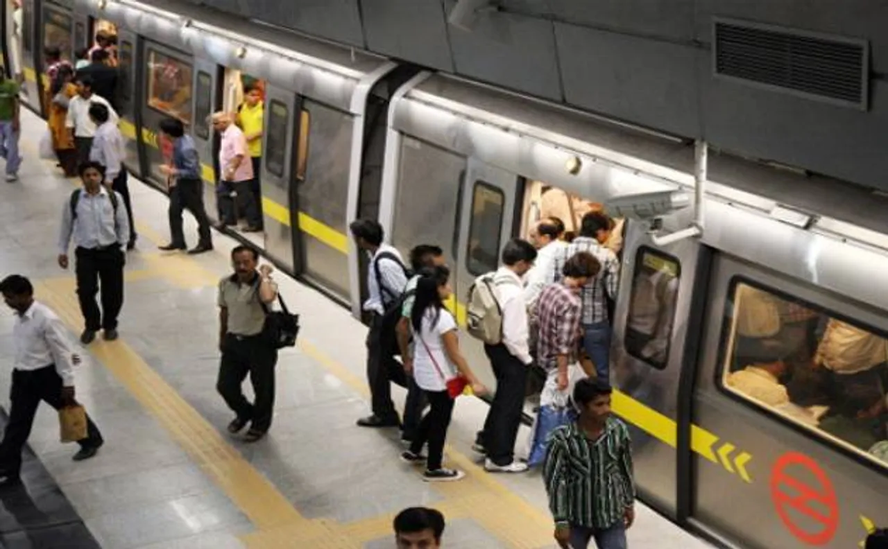 Commuters forgot 43 lakh in cash, 283 mobiles in Delhi Metro