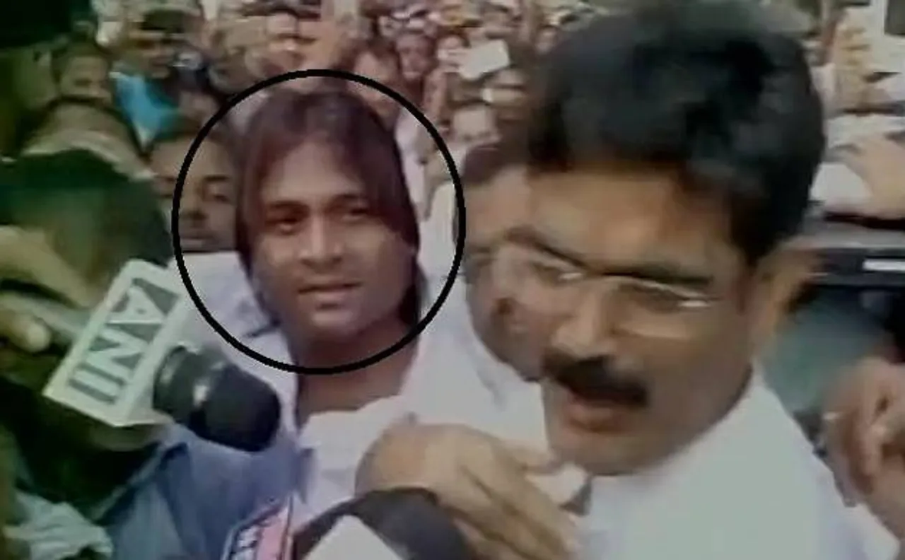 Shooter wanted in Siwan journalist murder case spotted with Shahabuddin