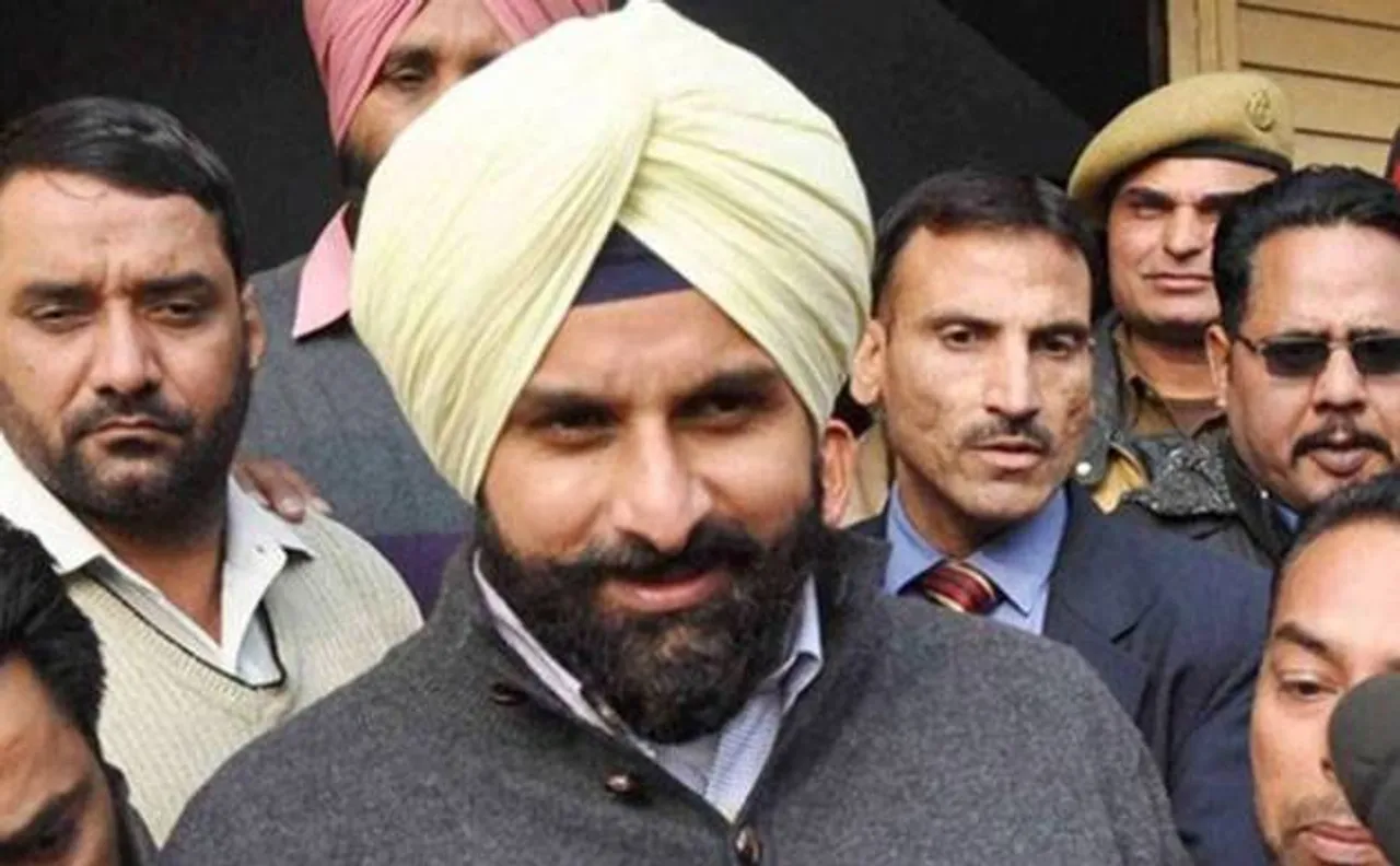 Shoe hurled at Bikram Singh Majithia in Punjab assembly on concluding day