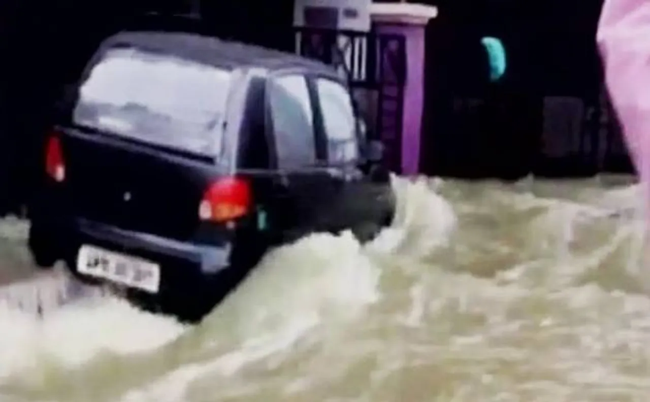 Heavy rains paralyse life in Mumbai and Hyderabad