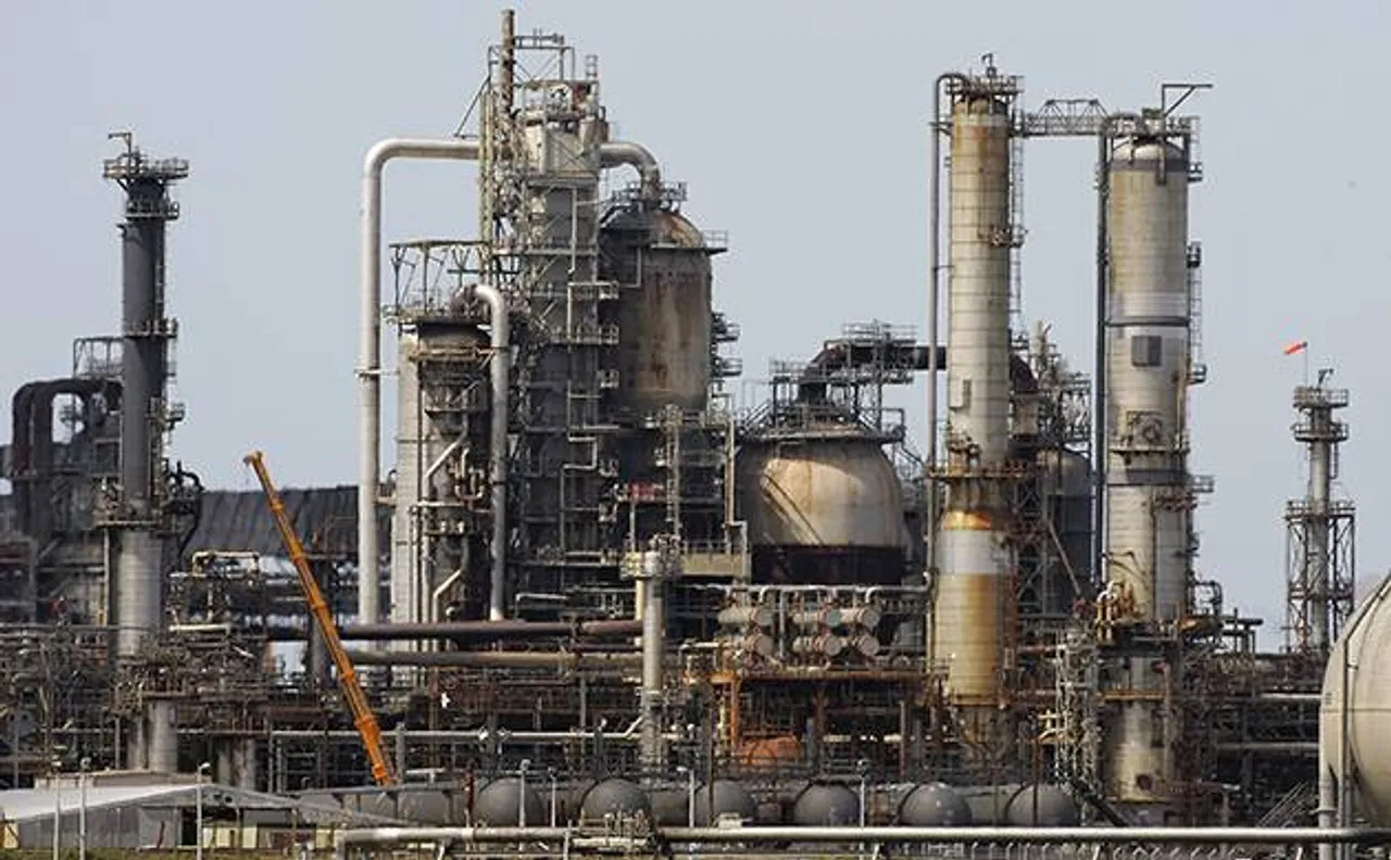 Oil prices register surge ahead of OPEC meeting