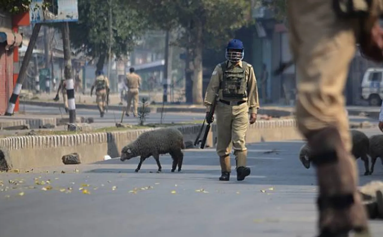 Kashmir unrest: Curfew lifted from Srinagar, normal life remains affected