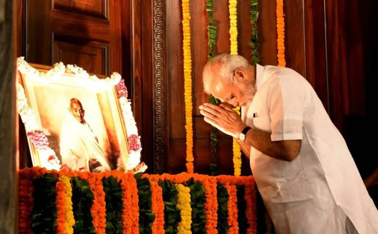 Gandhi Jayanti: PM Modi, President Mukherjee pay homage to â€˜Father of the Nationâ€™ Mahatma Gandhi