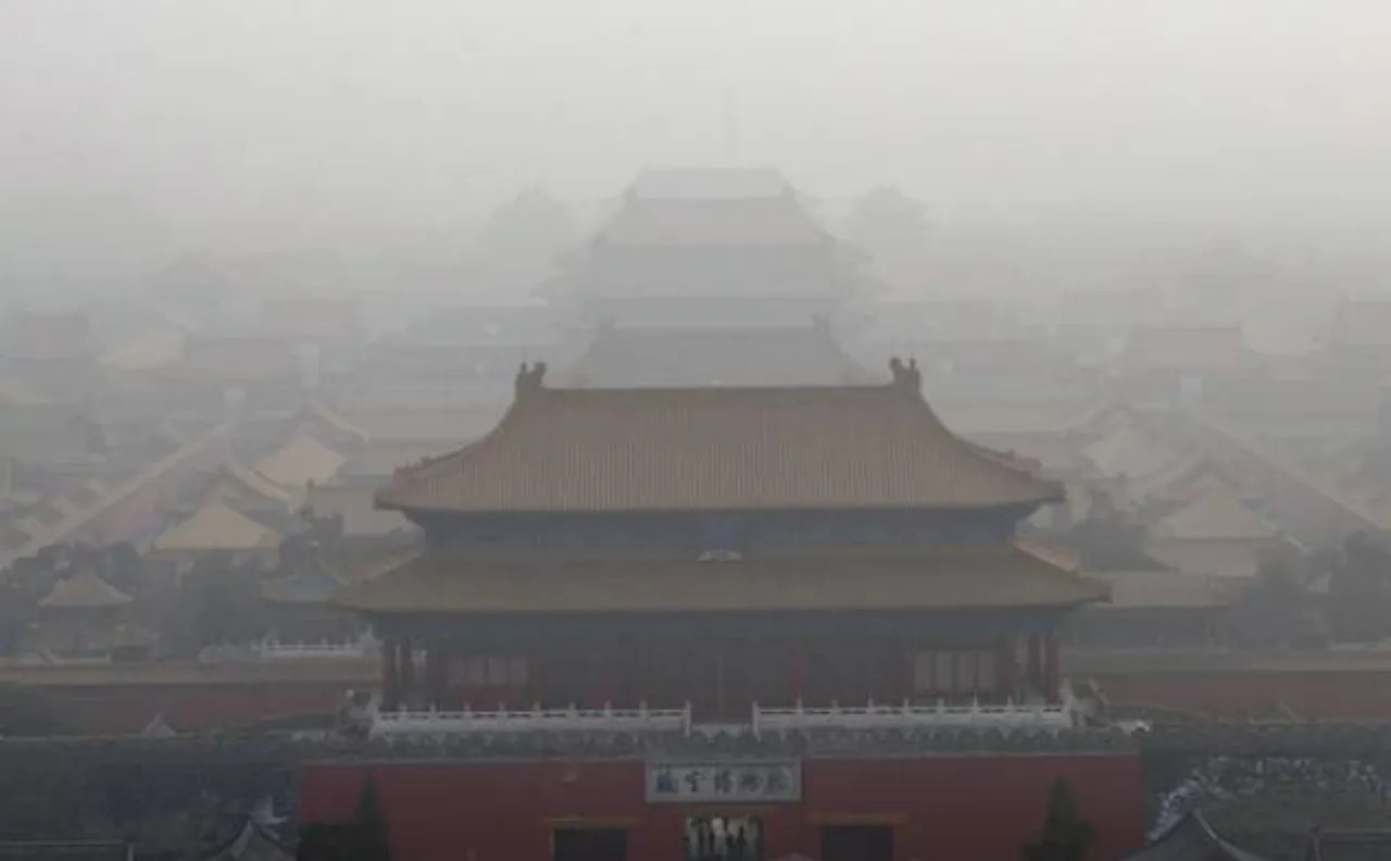 Heavy air pollution hits China's capital Beijing