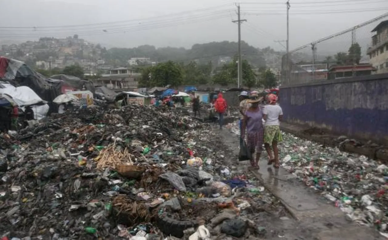 Hurricane Matthew toll now 283 in Haiti; Barack Obama declares federal state of emergency in Florida